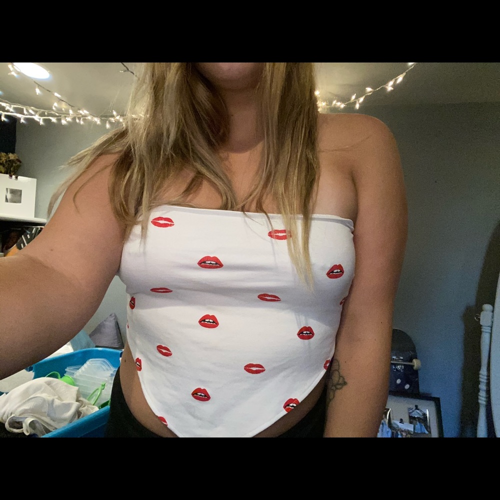Strapless crop top